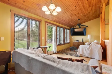 5 Couchtown Road Warner NH 03278