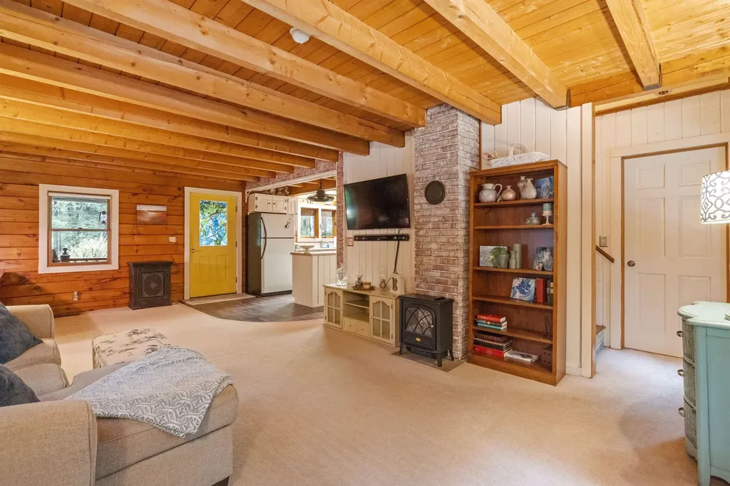 4050 River Road Bristol NH 03222