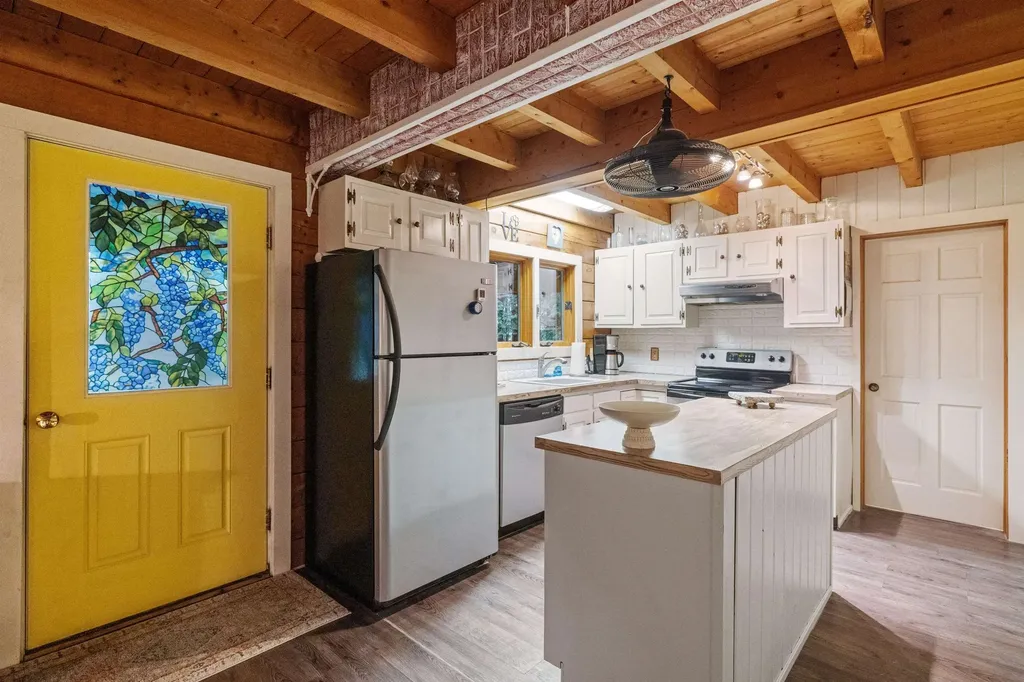 4050 River Road Bristol NH 03222