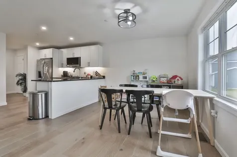 28 Autumn Lane Raymond NH 03077