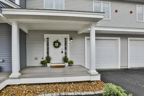 28 Autumn Lane Raymond NH 03077