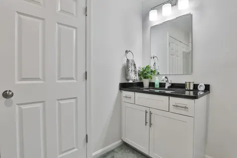28 Autumn Lane Raymond NH 03077
