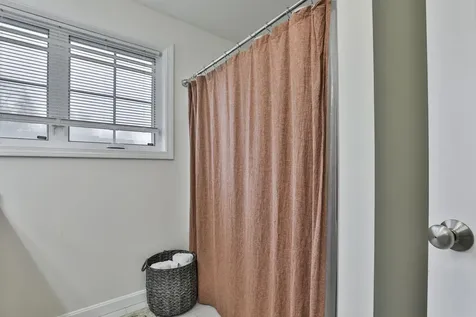 28 Autumn Lane Raymond NH 03077
