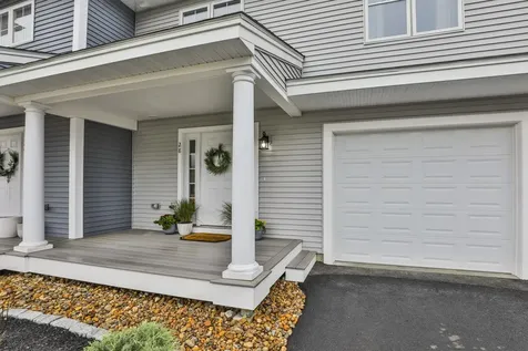28 Autumn Lane Raymond NH 03077