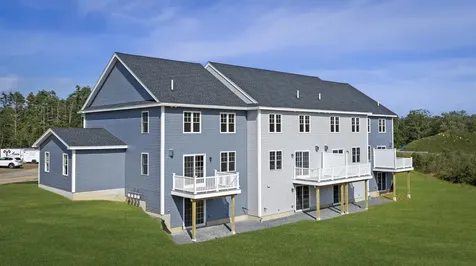 28 Autumn Lane Raymond NH 03077