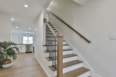 28 Autumn Lane Raymond NH 03077