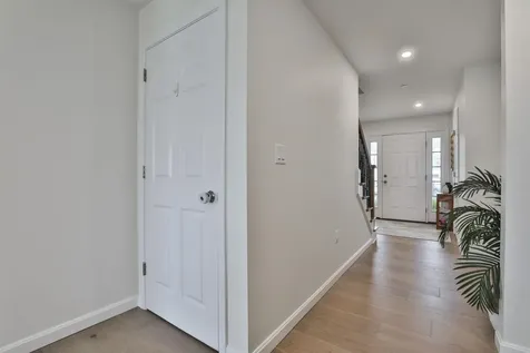 28 Autumn Lane Raymond NH 03077