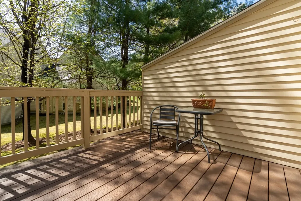 77 Dorchester Way Nashua NH 03064