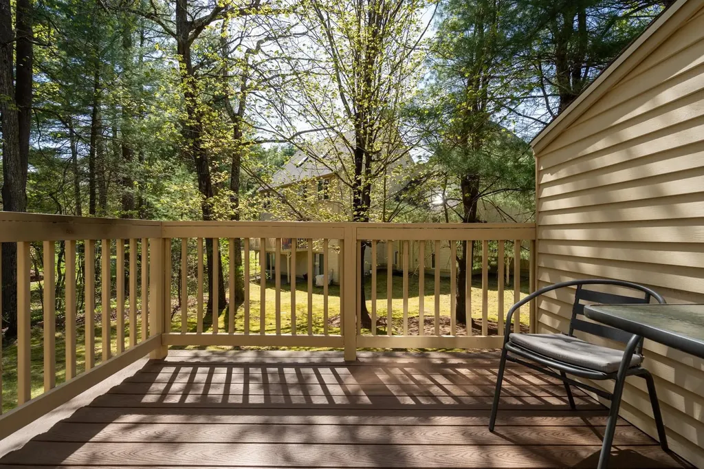 77 Dorchester Way Nashua NH 03064