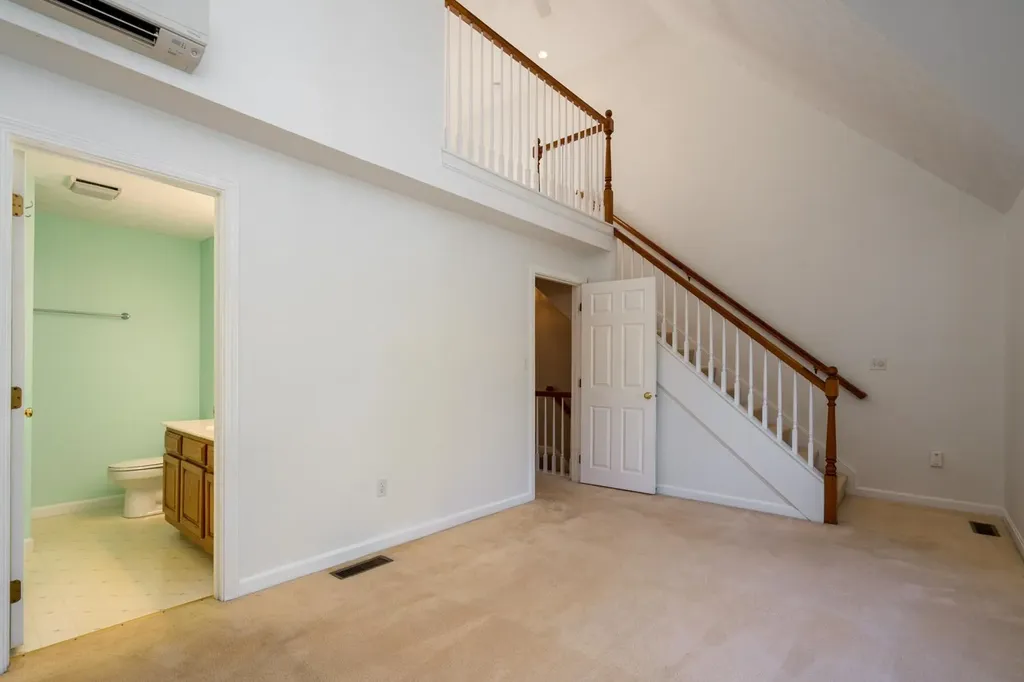 77 Dorchester Way Nashua NH 03064