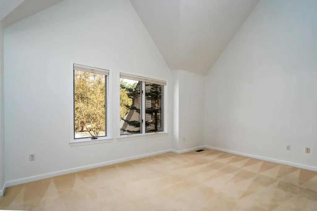 77 Dorchester Way Nashua NH 03064