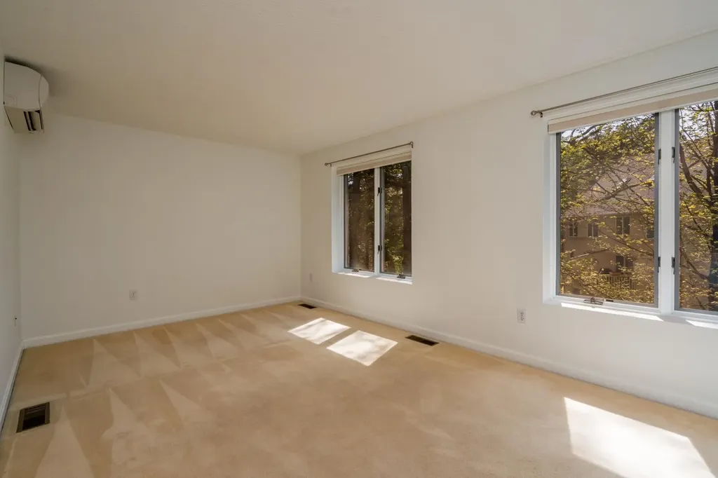 77 Dorchester Way Nashua NH 03064