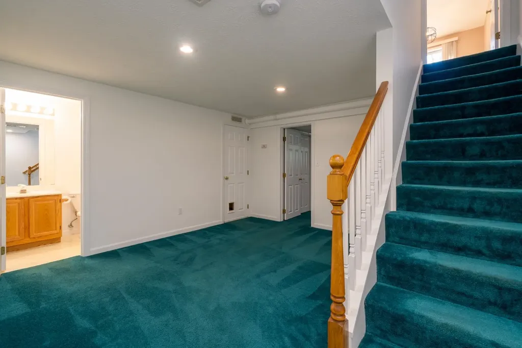 77 Dorchester Way Nashua NH 03064