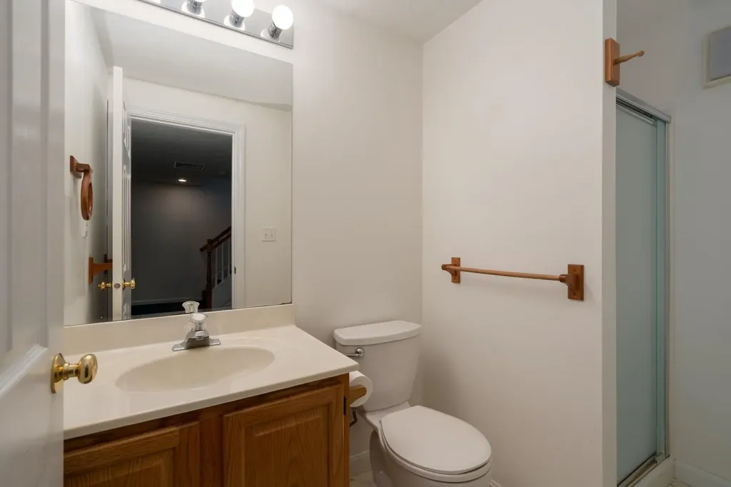 77 Dorchester Way Nashua NH 03064