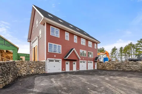 67 Groton Road Nashua NH 03062