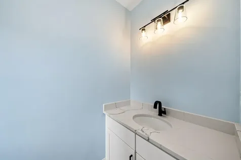 67 Groton Road Nashua NH 03062