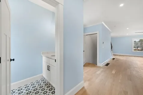 67 Groton Road Nashua NH 03062
