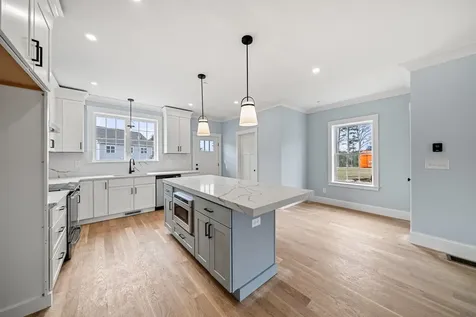 67 Groton Road Nashua NH 03062
