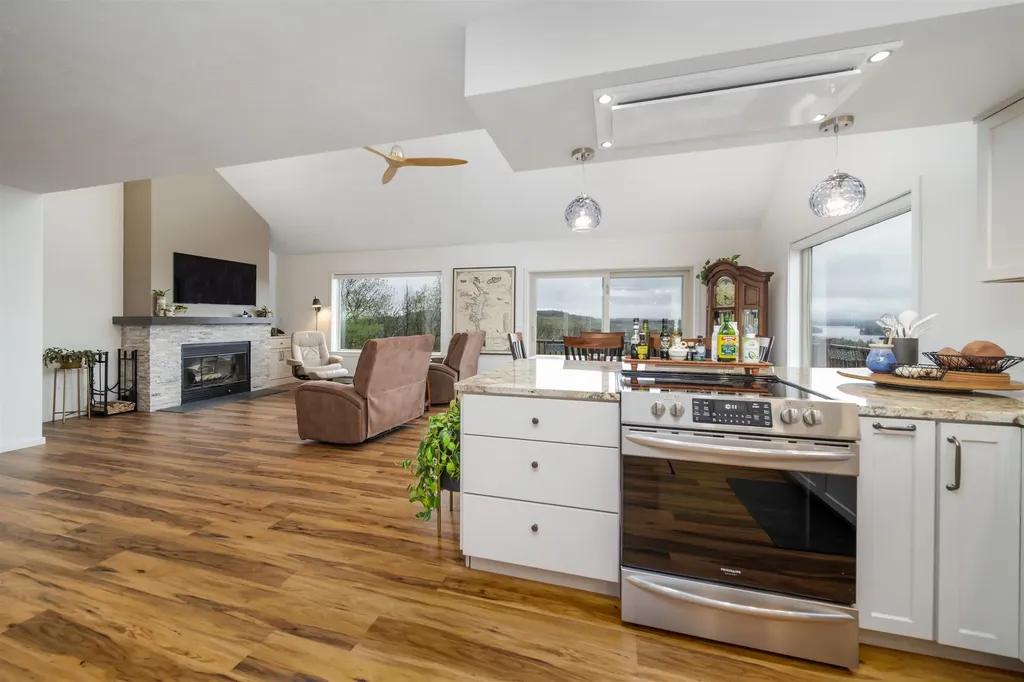 8 North Peak Village Newbury NH 03255-5410