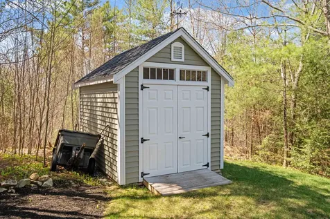 4 Merrill Drive Chichester NH 03258