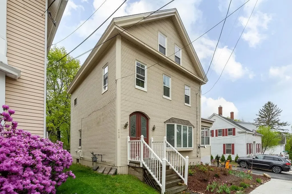 172 High Street Somersworth NH 03878