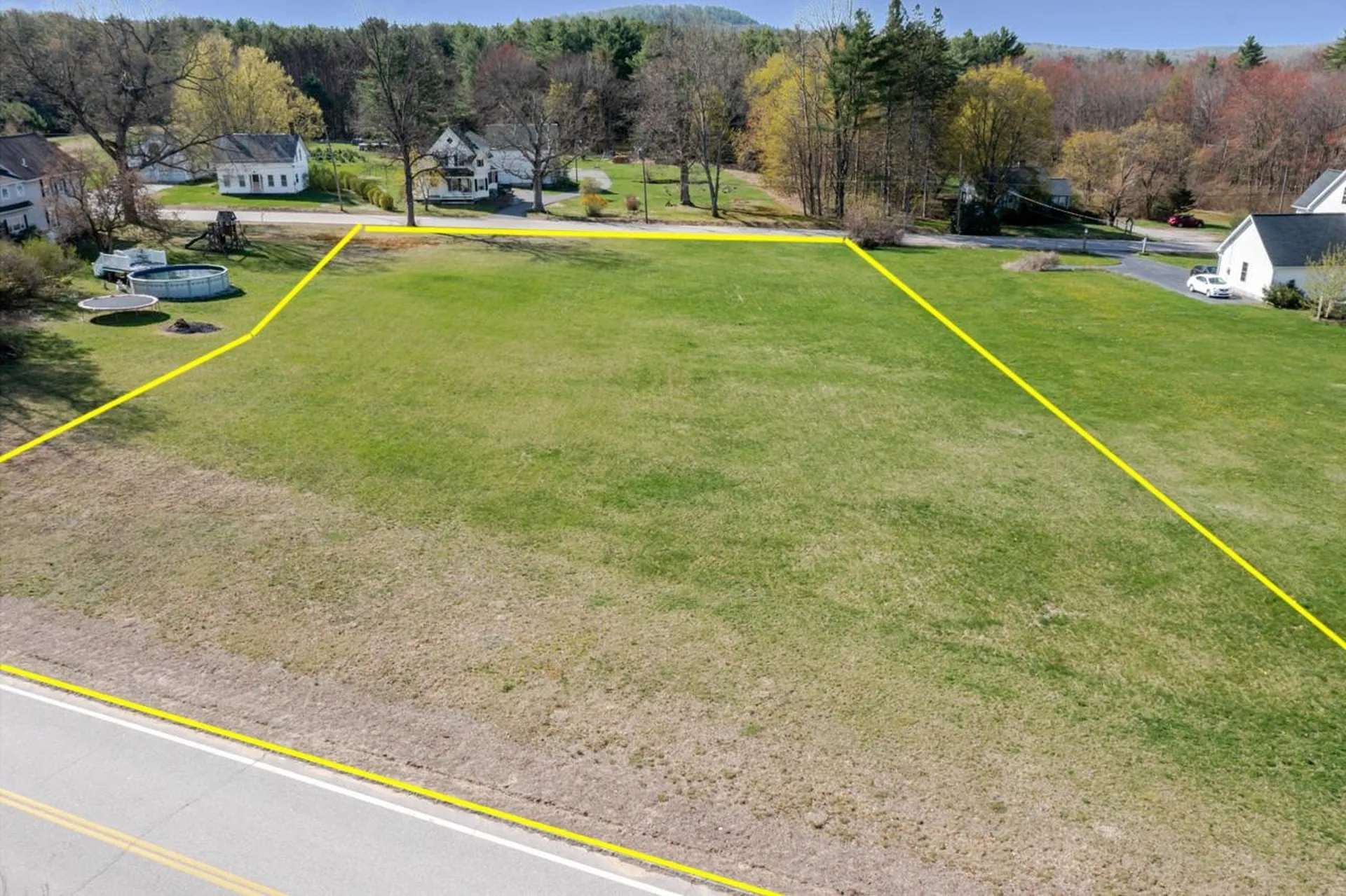 85 Raymond Road Auburn NH 03032