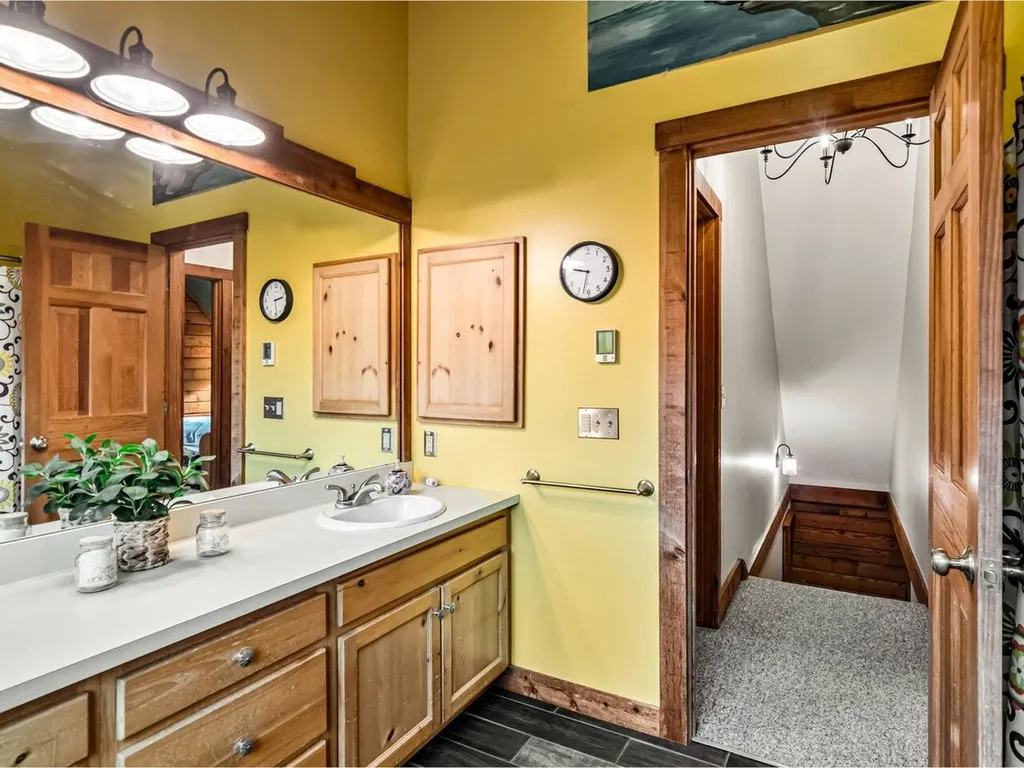 779 Smugglers View Road Cambridge VT 05464