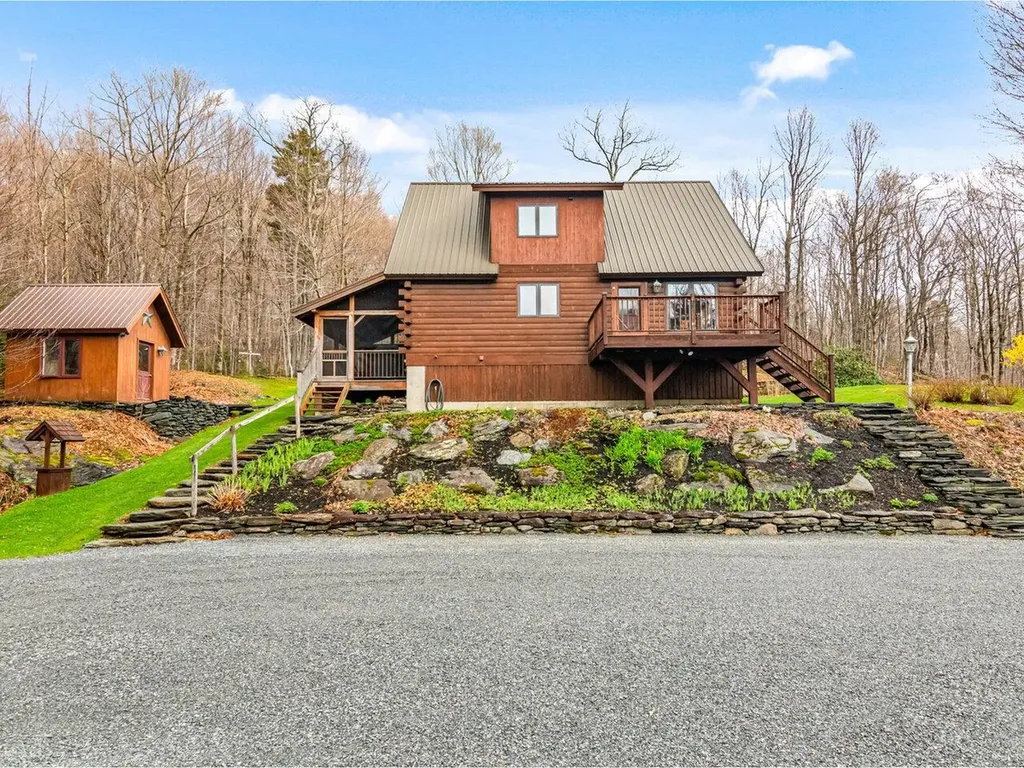 779 Smugglers View Road Cambridge VT 05464