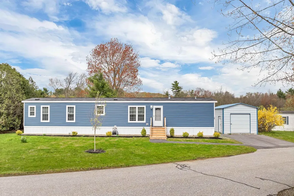 28 Seabreeze Drive North Hampton NH 03862