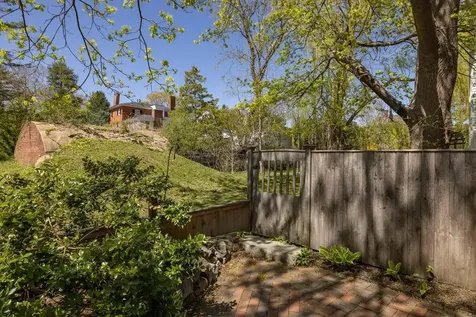 69 Wentworth Street Portsmouth NH 03801