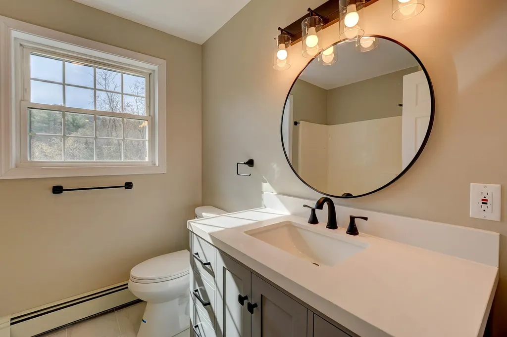 75 Tabor Circle Albany NH 03818