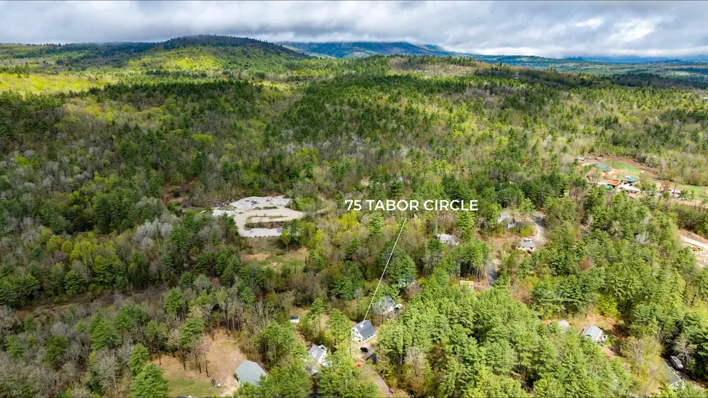 75 Tabor Circle Albany NH 03818