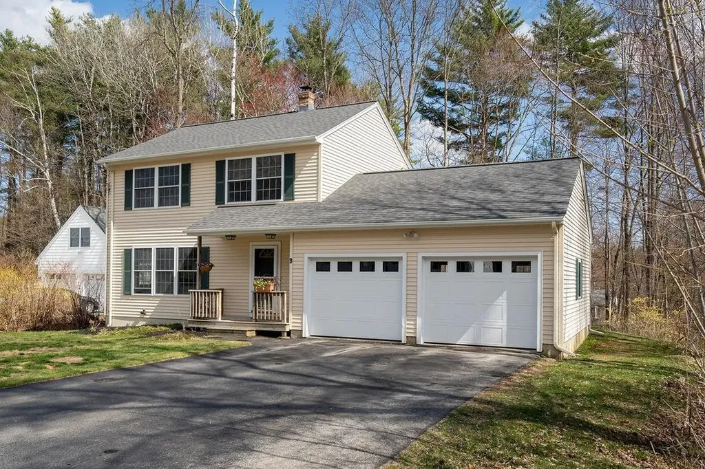 9 Yvonne Street Rochester NH 03867