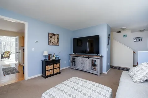 9 Yvonne Street Rochester NH 03867
