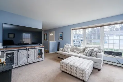 9 Yvonne Street Rochester NH 03867