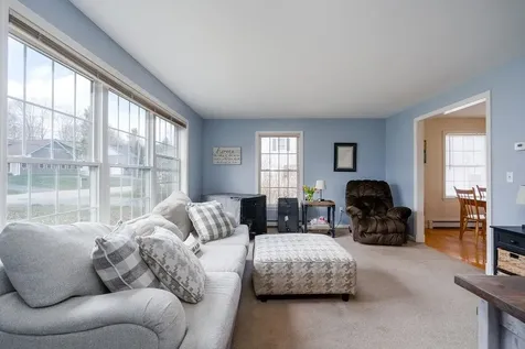 9 Yvonne Street Rochester NH 03867