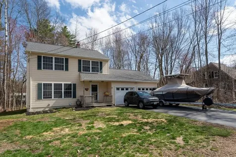 9 Yvonne Street Rochester NH 03867