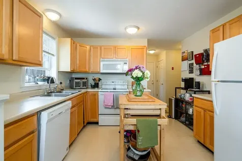 9 Yvonne Street Rochester NH 03867