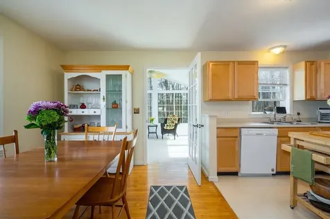 9 Yvonne Street Rochester NH 03867