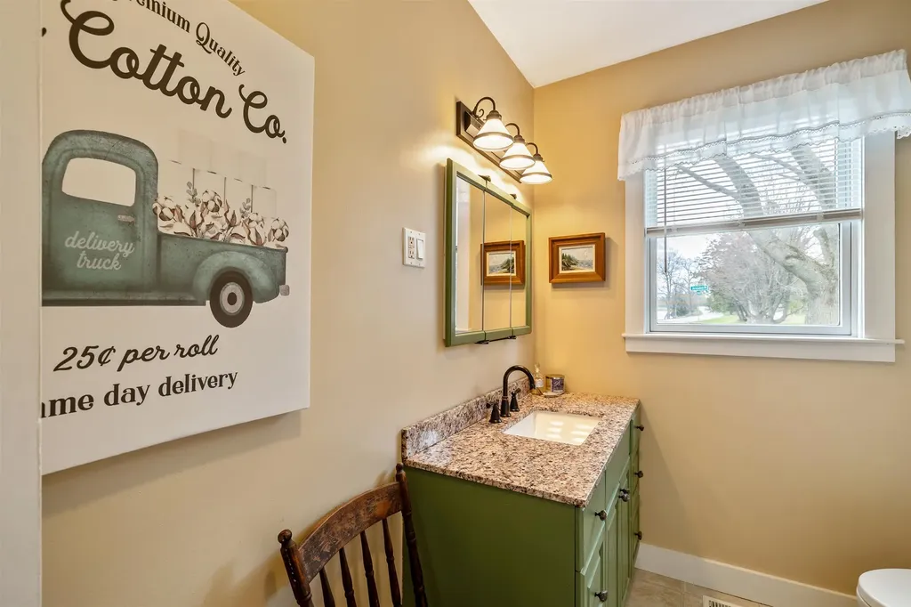 215 Lakeview Drive North Hero VT 05747