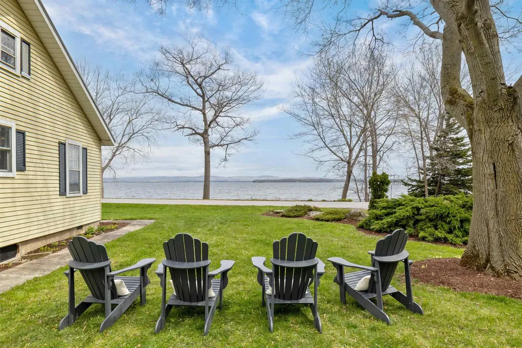 215 Lakeview Drive North Hero VT 05747
