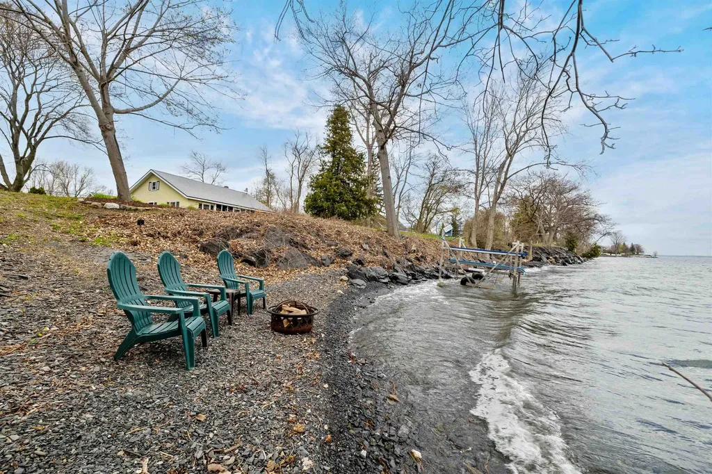 215 Lakeview Drive North Hero VT 05747