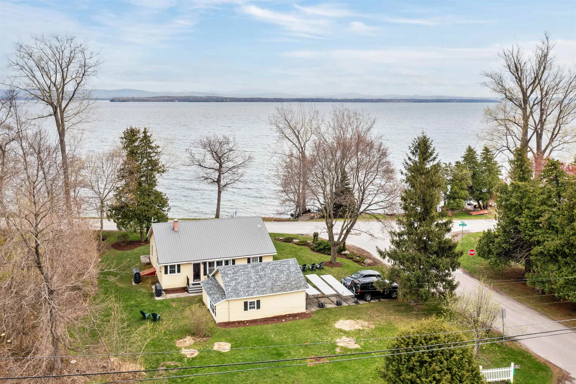 215 Lakeview Drive North Hero VT 05747
