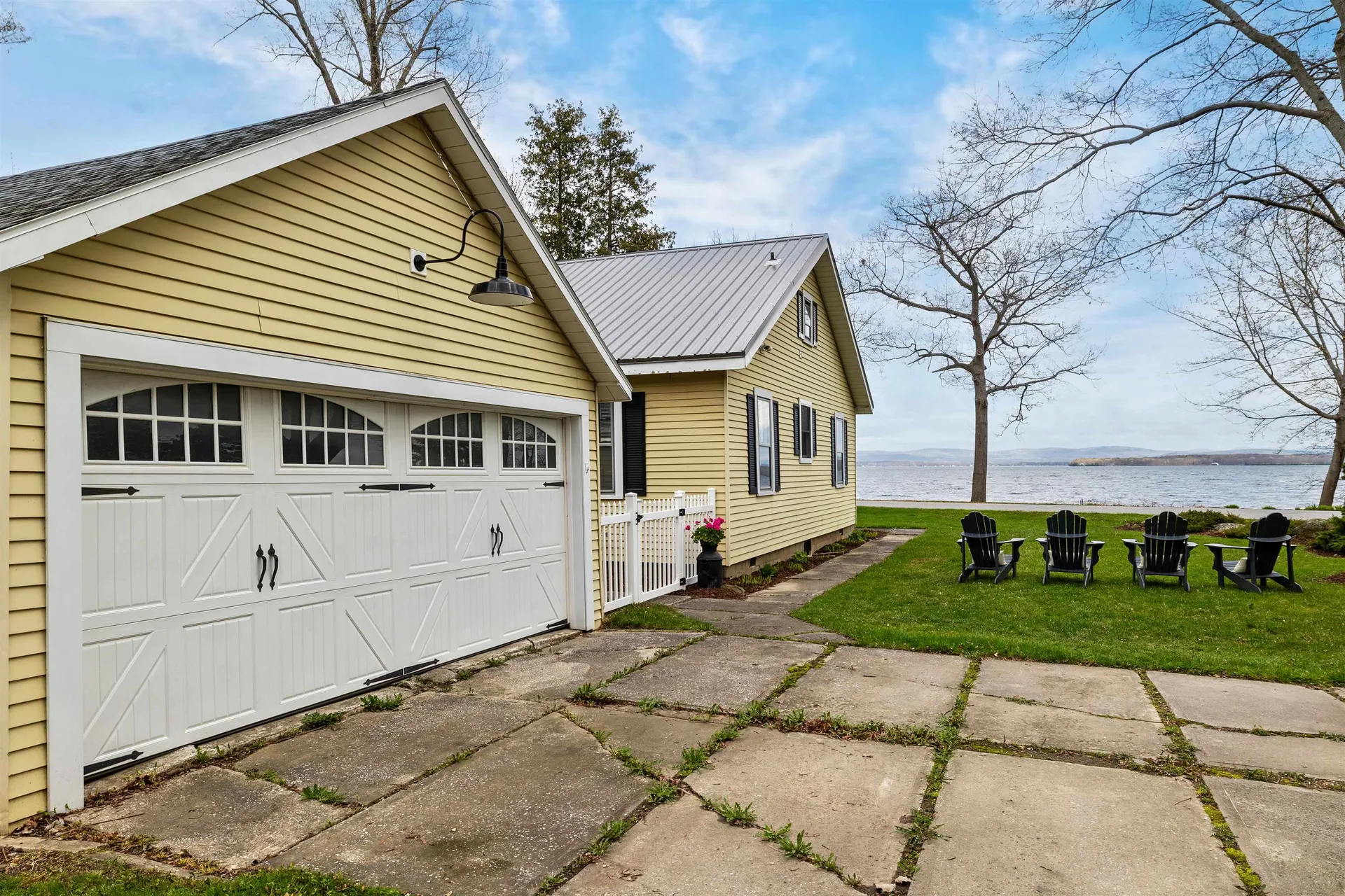 215 Lakeview Drive North Hero VT 05747