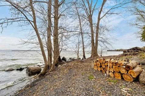 215 Lakeview Drive North Hero VT 05747