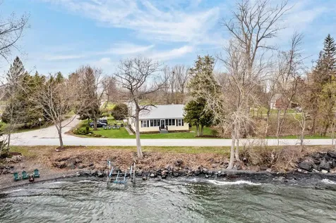 215 Lakeview Drive North Hero VT 05747