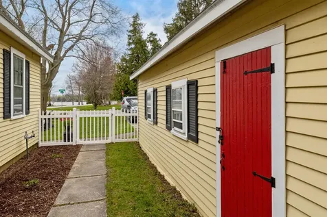 215 Lakeview Drive North Hero VT 05747