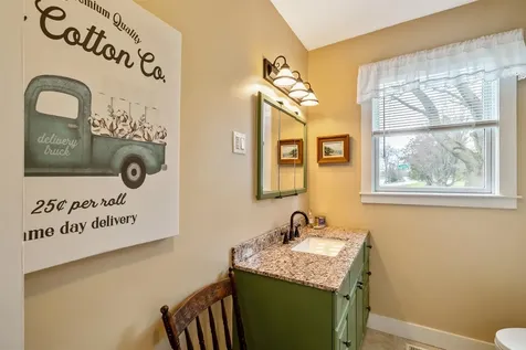 215 Lakeview Drive North Hero VT 05747