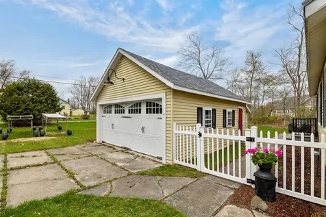 215 Lakeview Drive North Hero VT 05747