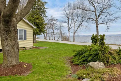 215 Lakeview Drive North Hero VT 05747